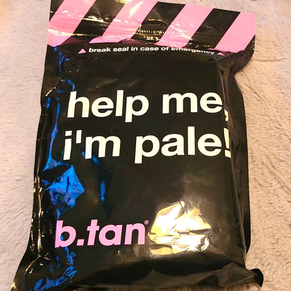B.tan foam tanner tanned af and tanning mitt